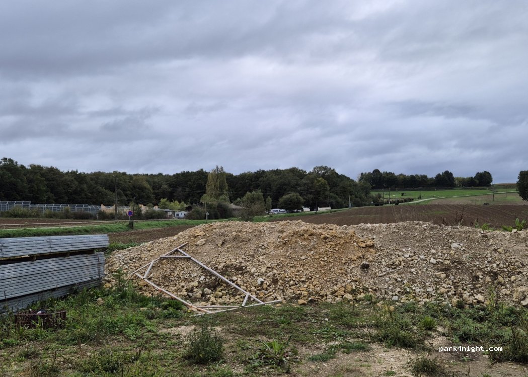 (47340) Castella - Unnamed Road — foto 3