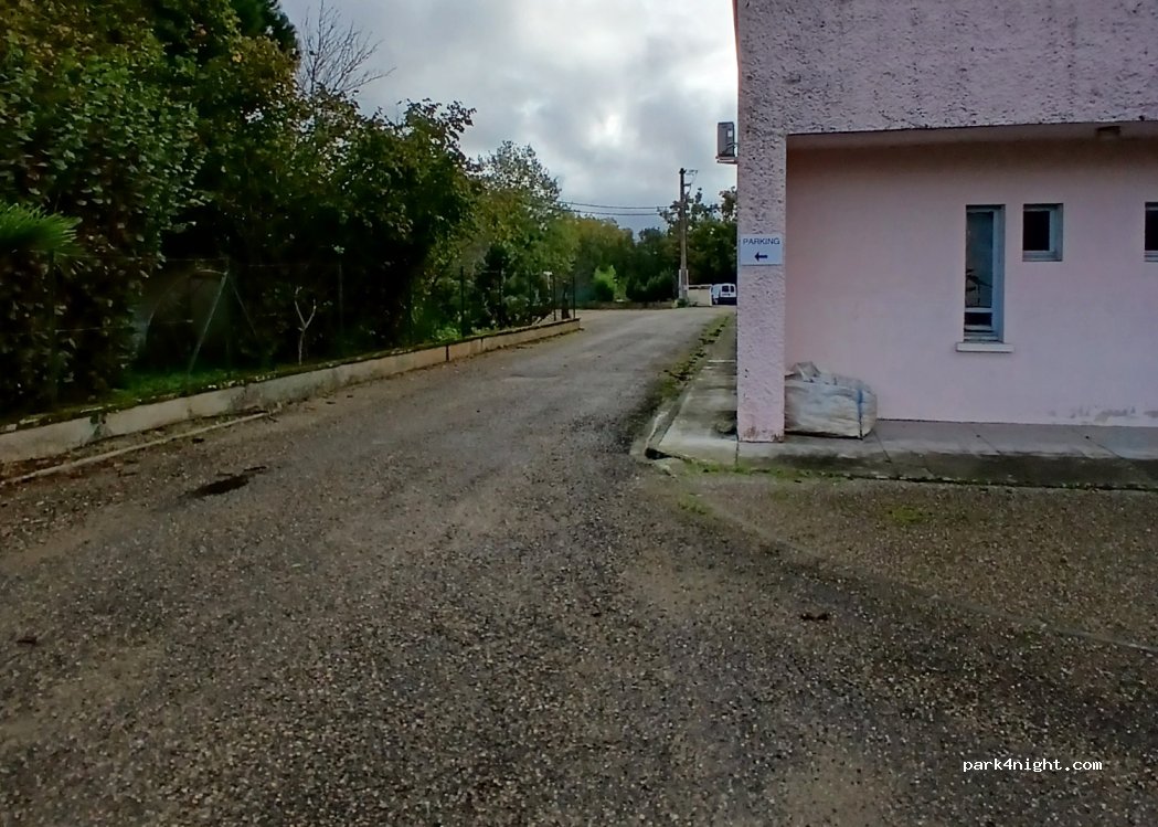 (82100) Castelferrus - 2 Place de la Mairie — foto 3