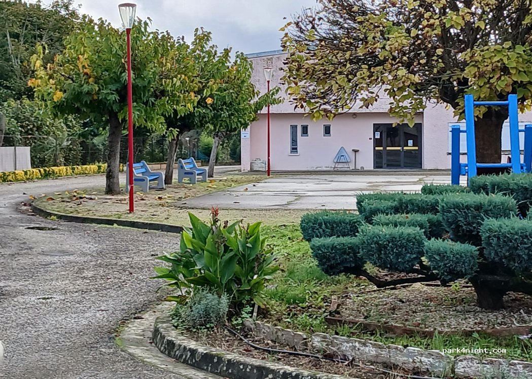 (82100) Castelferrus - 2 Place de la Mairie — foto 4