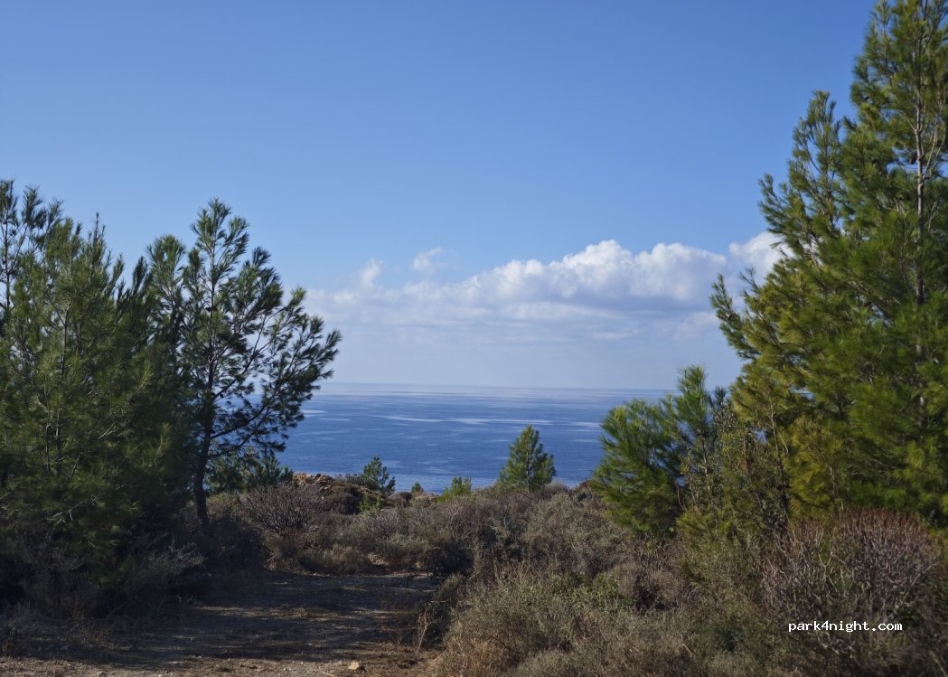 (230 71) Anatoliki Mani - Unnamed Road — foto