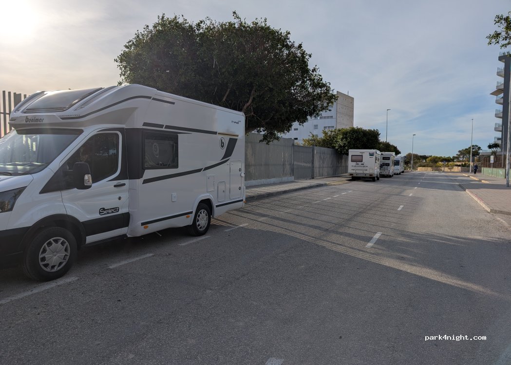 (03570) La Vila Joiosa - 10 Avinguda Marina Baixa — foto 2