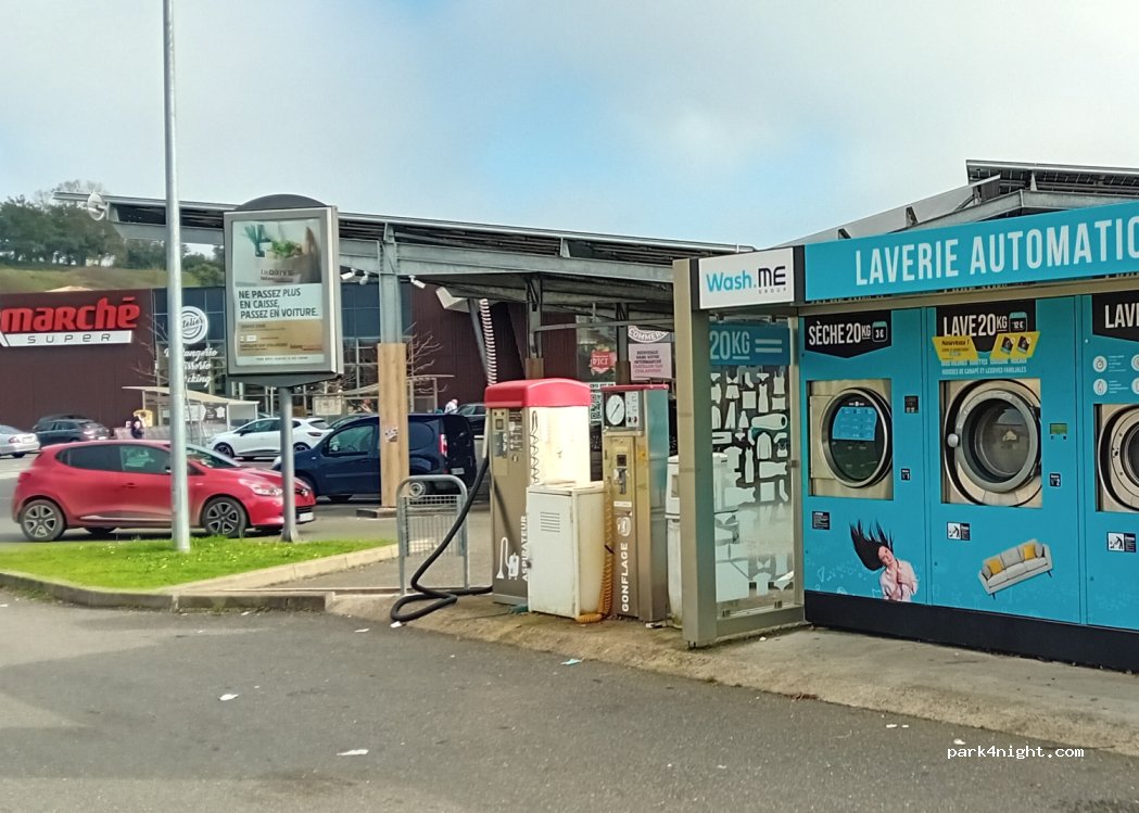 (01400) Châtillon-sur-Chalaronne - Av. Jean Jaurès — foto