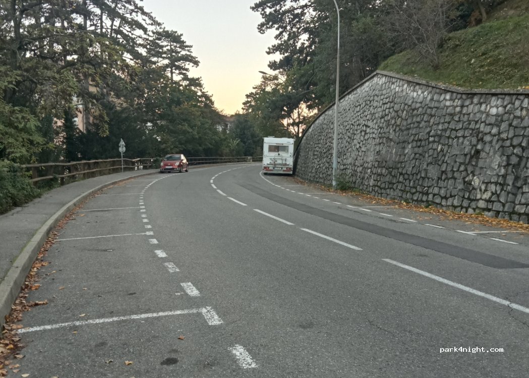 (04200) Sisteron - 20 Avenue de la Libération — foto 2