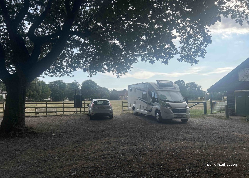 (GU9 0HN) Farnham - 1 Wings Road — foto