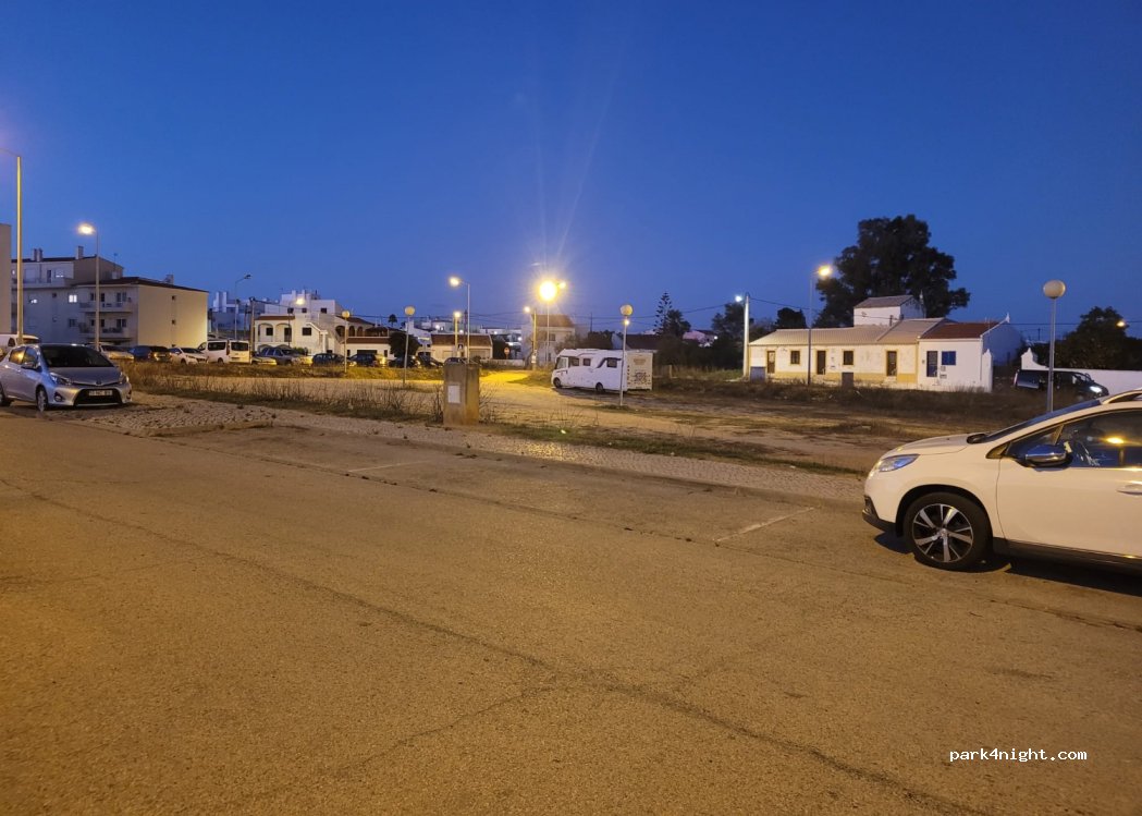 (8365-204) Pêra - B Rua da Escola — foto