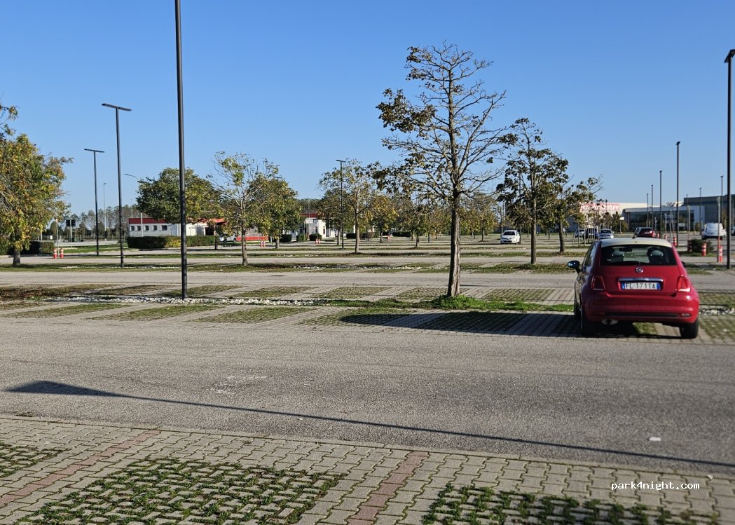 (30027) San Donà di Piave - 1 Via dei Laghi — foto