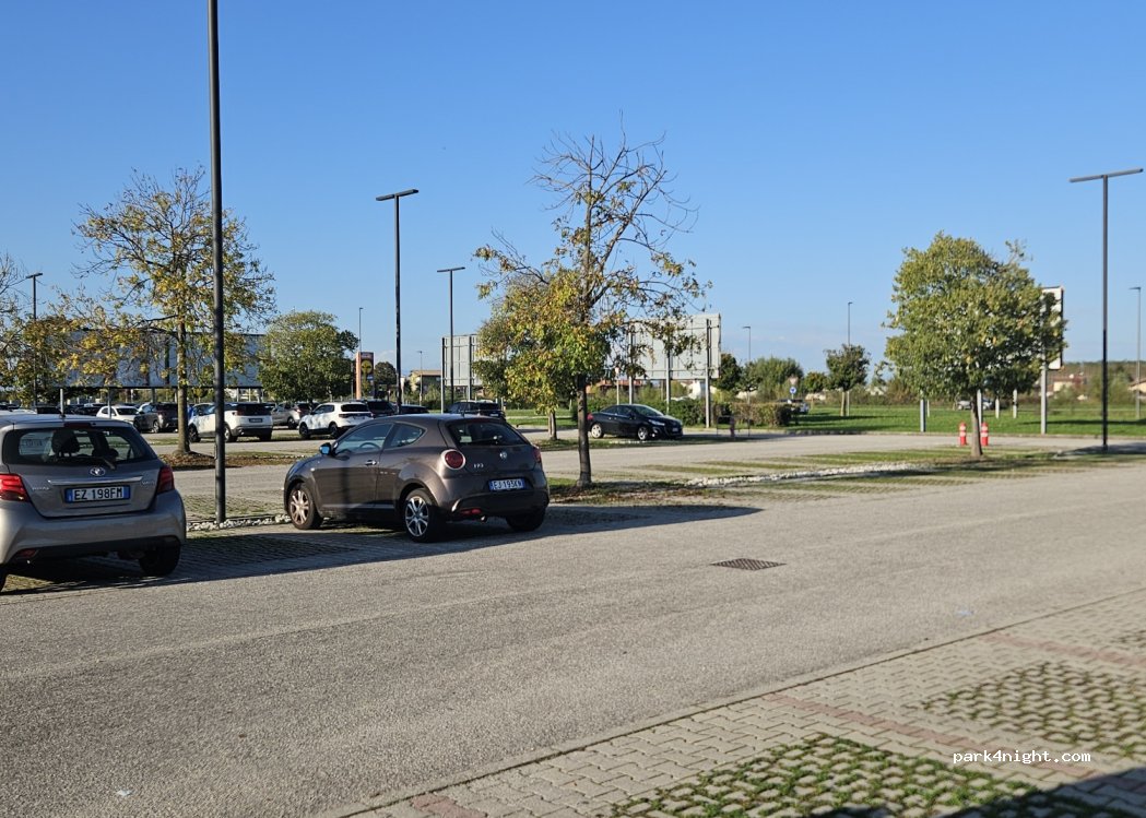 (30027) San Donà di Piave - 1 Via dei Laghi — foto 2