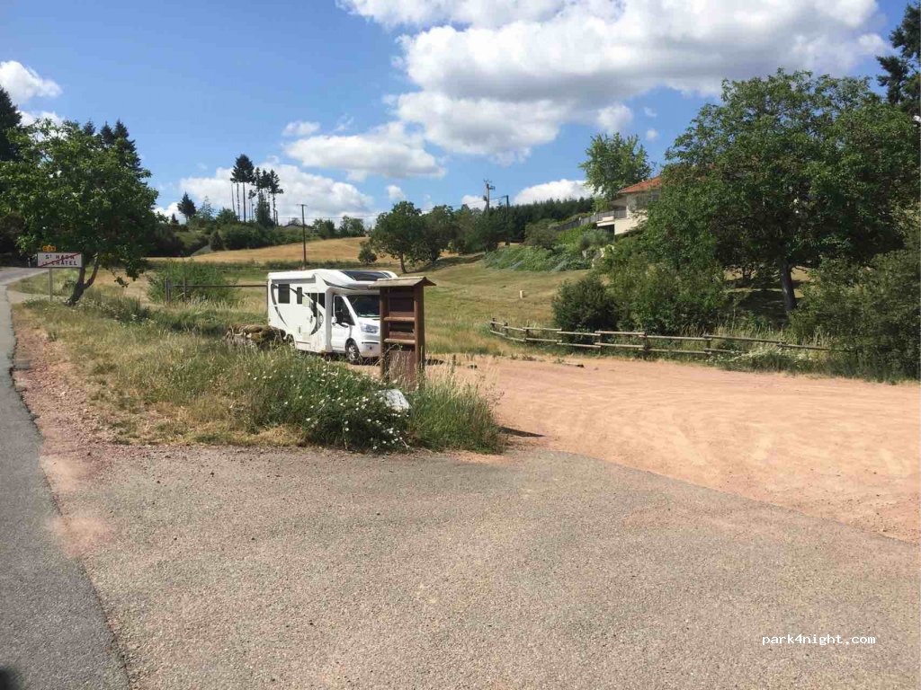(42370) Saint-Haon-le-Châtel - Route de la Croix du Sud — foto