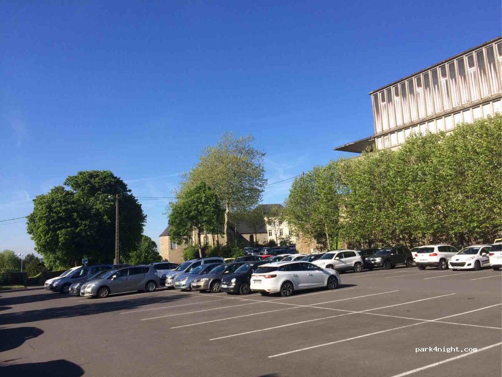 (50200) Coutances - Place Duhamel — foto 3
