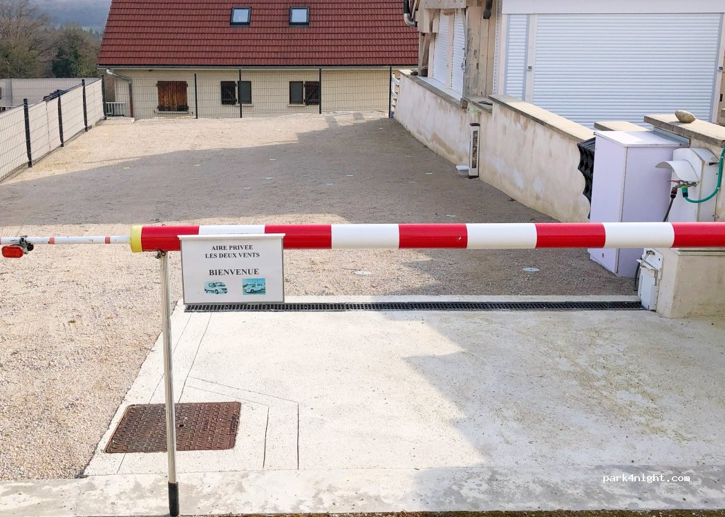 Aire privée les deux vents Montenois — foto
