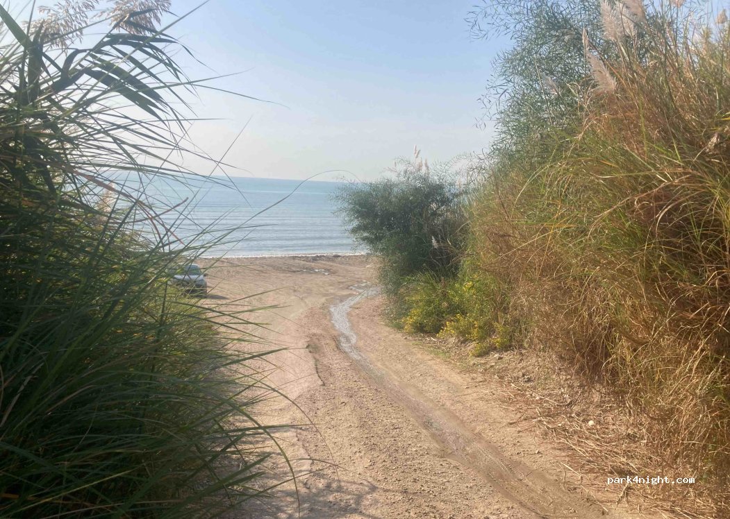 (01682) Yumurtalık - Unnamed Road — foto 2