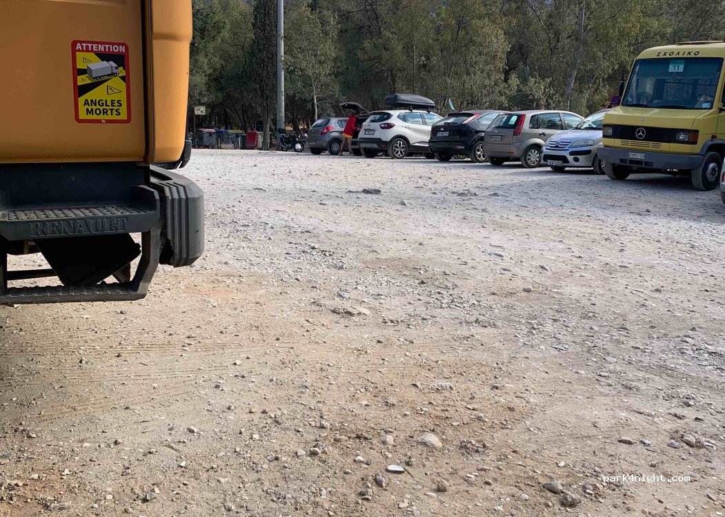 (162 33) Kesariani - Unnamed road — foto