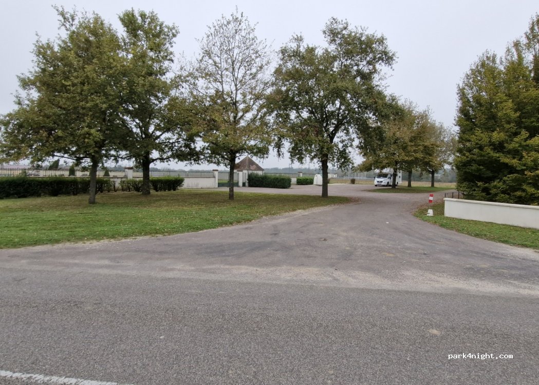 (89600) Vergigny - 35 Rue de la Gare — foto