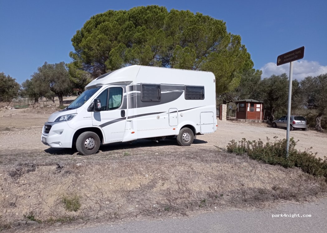 (245 00) Kiparissia - Unnamed Road — foto