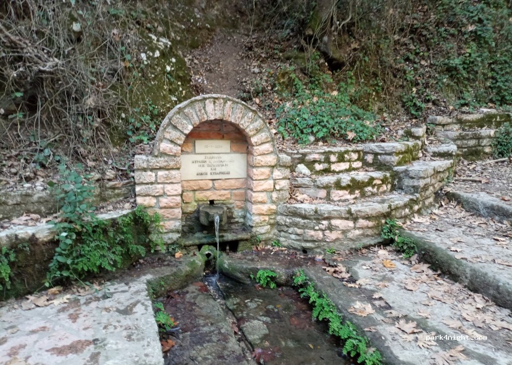 (245 00) Kiparissia - Unnamed Road — foto 3