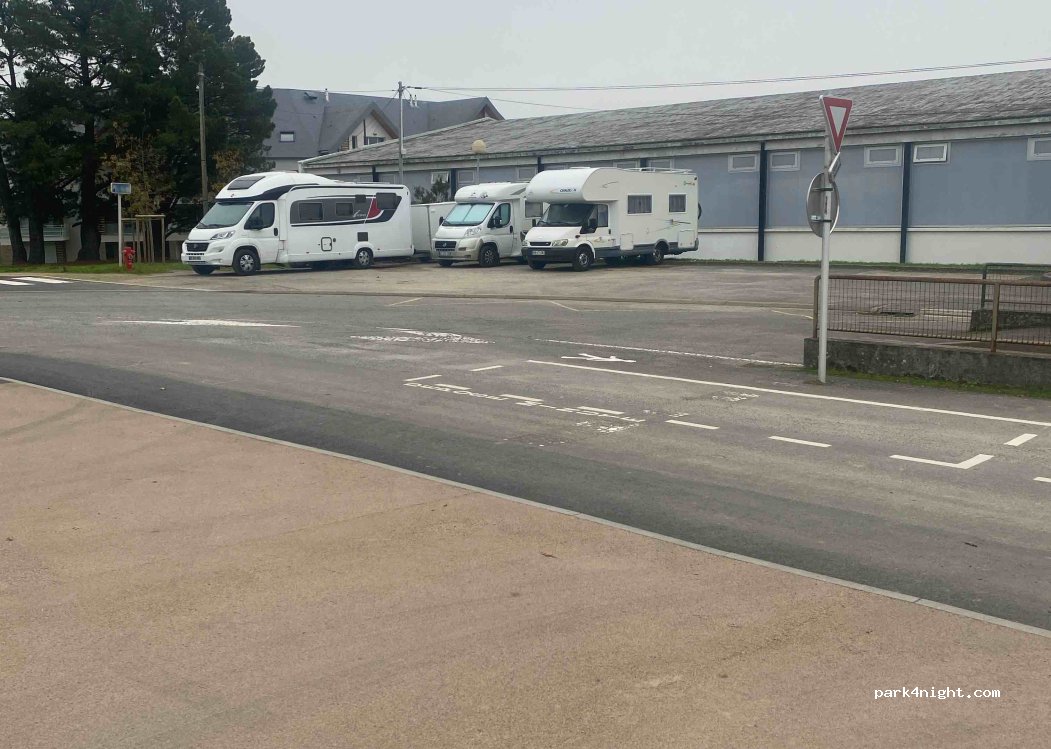 (44210) Pornic - 49 Place Joseph Girard — foto