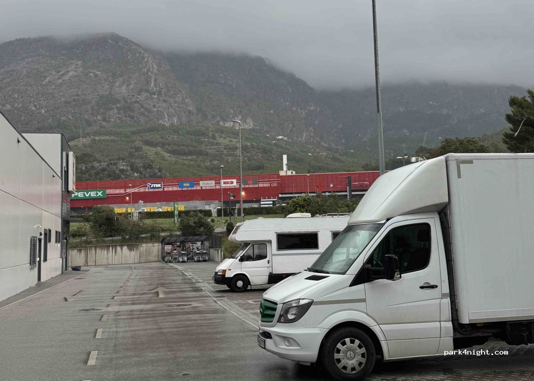(21300) Makarska - 66 Ulica Stjepana Ivičevića — foto 4