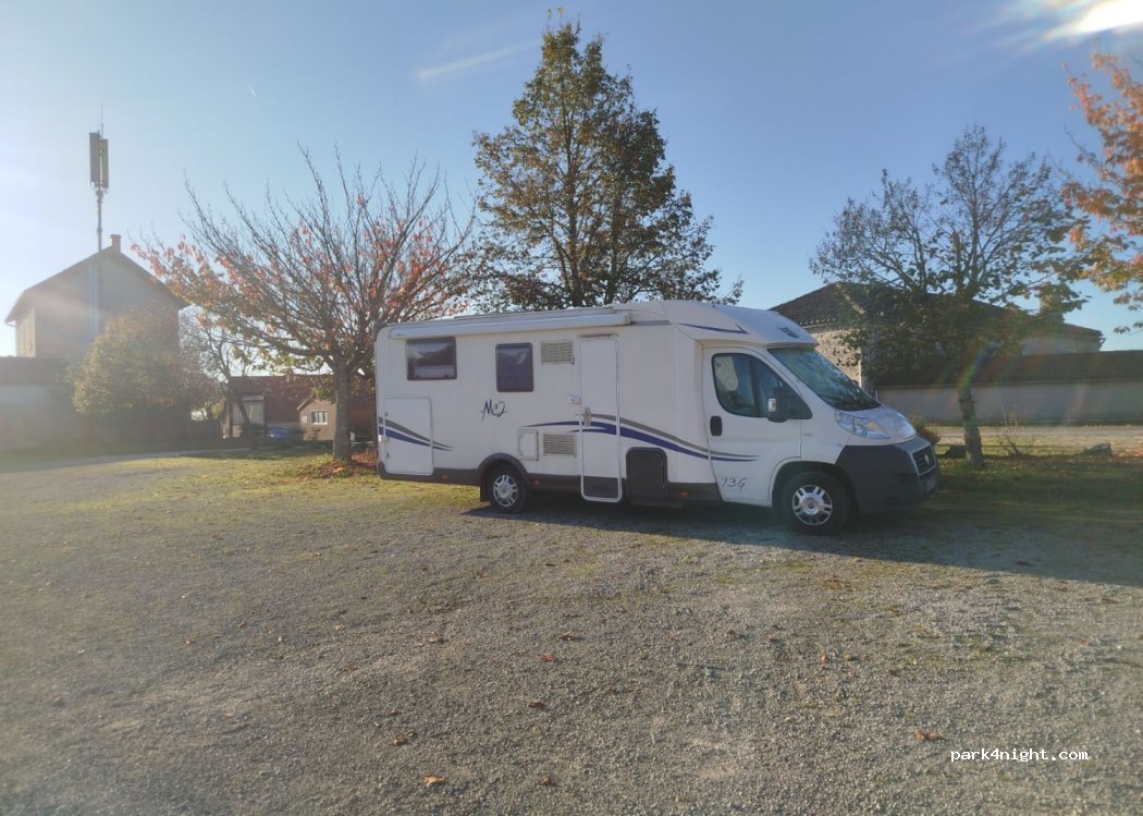 (46360) Nadillac - 603 Nadillac — foto