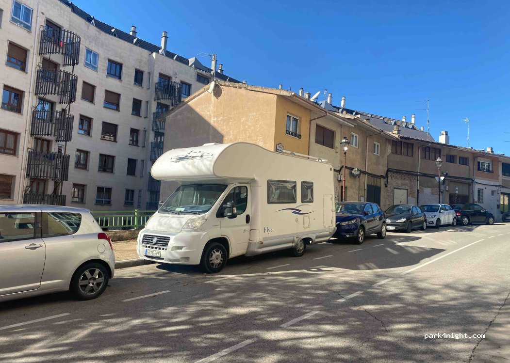 (09003) Burgos - 31a Calle Santa Águeda — foto 2