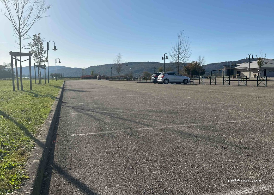 (01460) Port - 1 Rue de l'Égalité — foto
