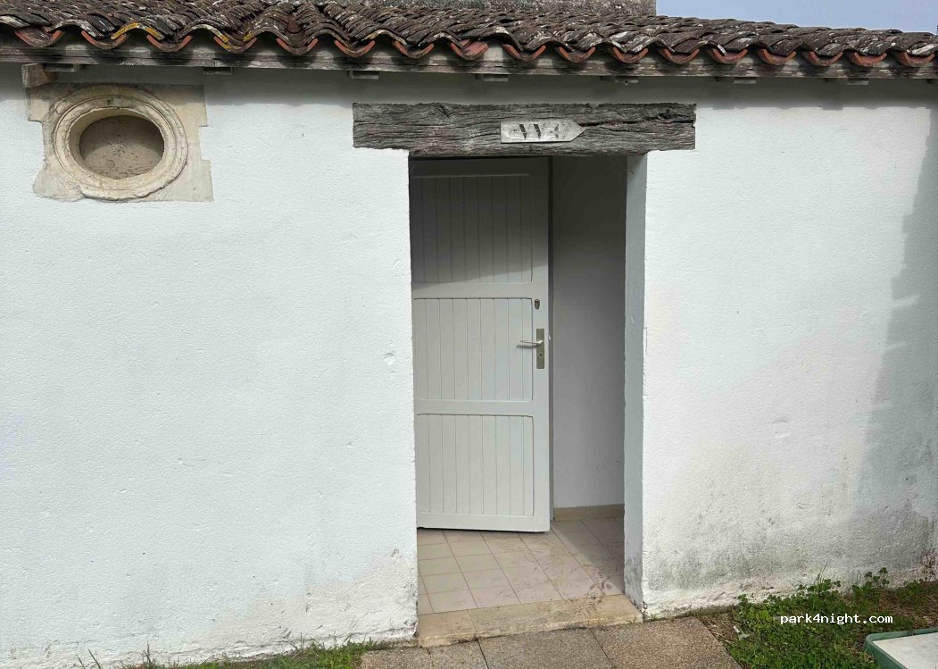 (17630) La Flotte - 24B Rue Jean Henry - Lainé — foto 2
