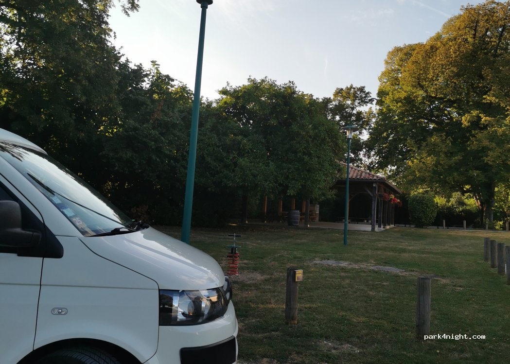 (17520) Saint-Eugène - 52 Route Gaspart de Madronnet — foto 2