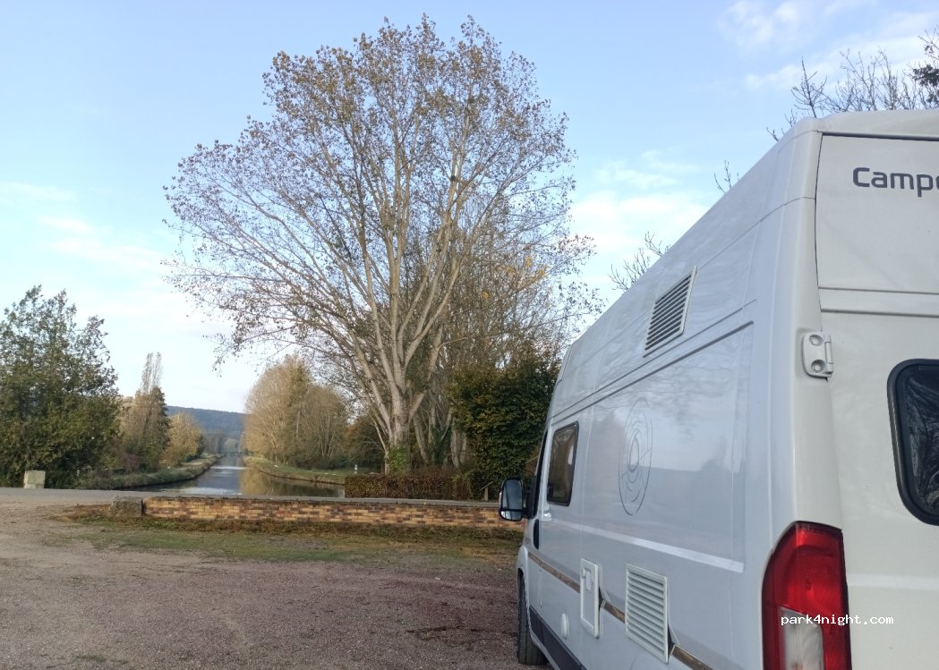 (58500) Villiers-sur-Yonne - — foto