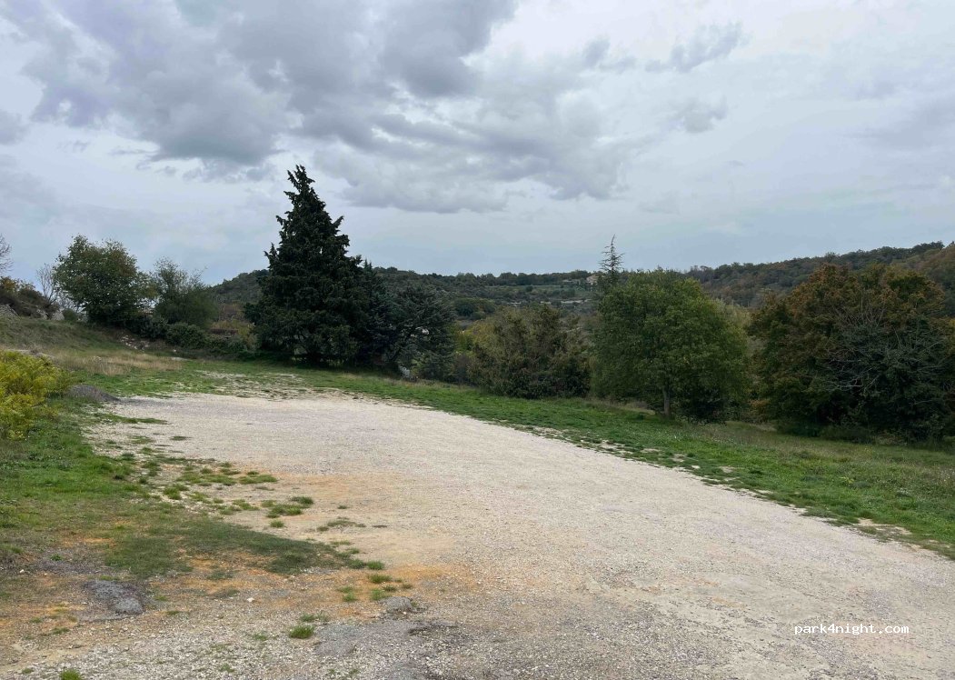 (84480) Buoux - 5000 Val des Loubès — foto