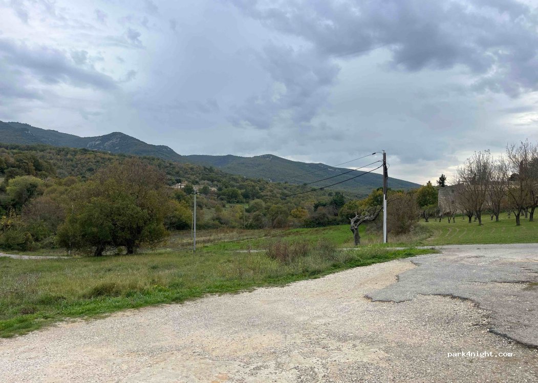 (84480) Buoux - 5000 Val des Loubès — foto 2