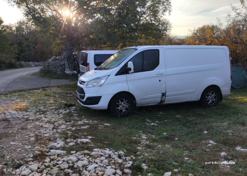 (51500) Vrbnik - 49 Vinogradska — foto