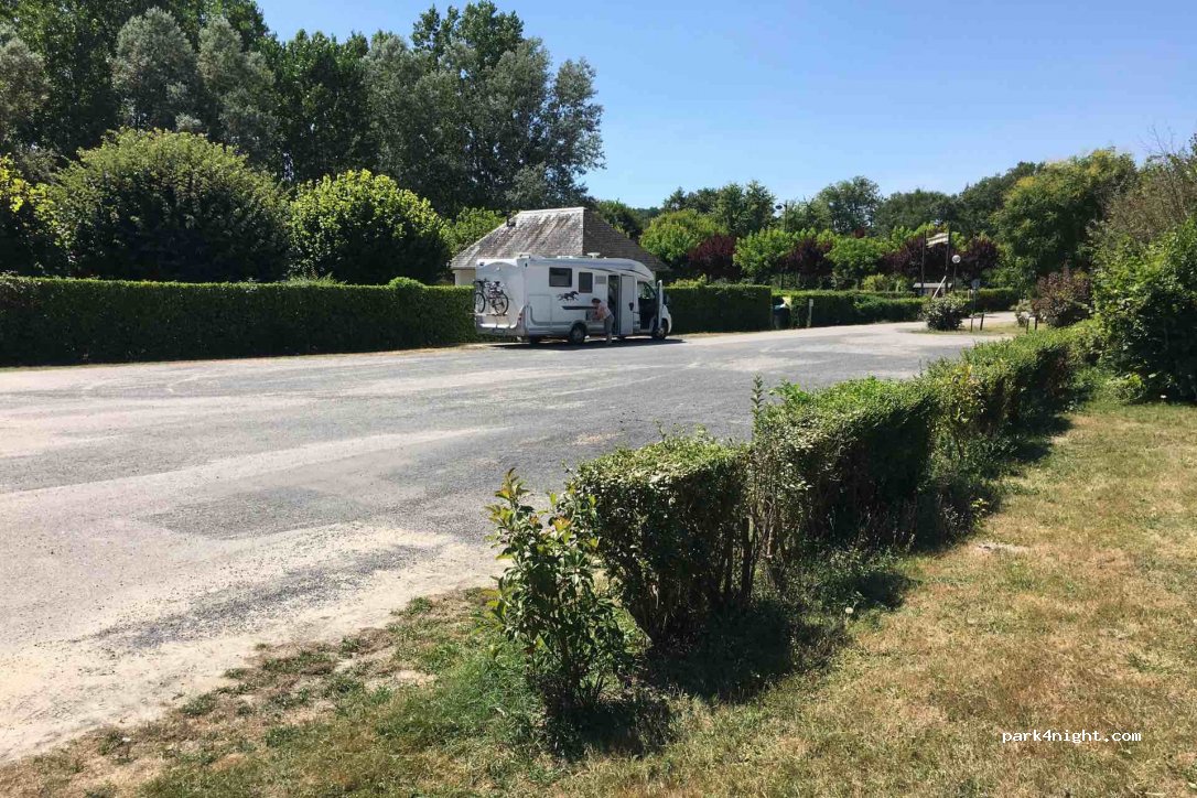 (37350) Le Grand-Pressigny - D42 — foto