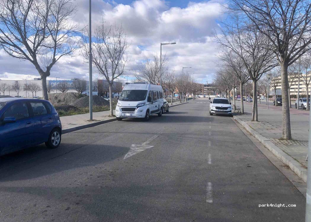 (25001) Lleida - Avinguda President Josep Irla — foto 2
