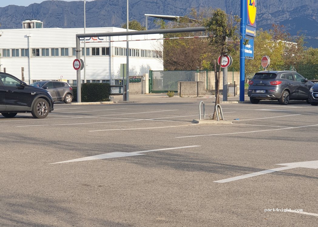 (13790) Rousset - 16 Avenue Georges Vacher — foto