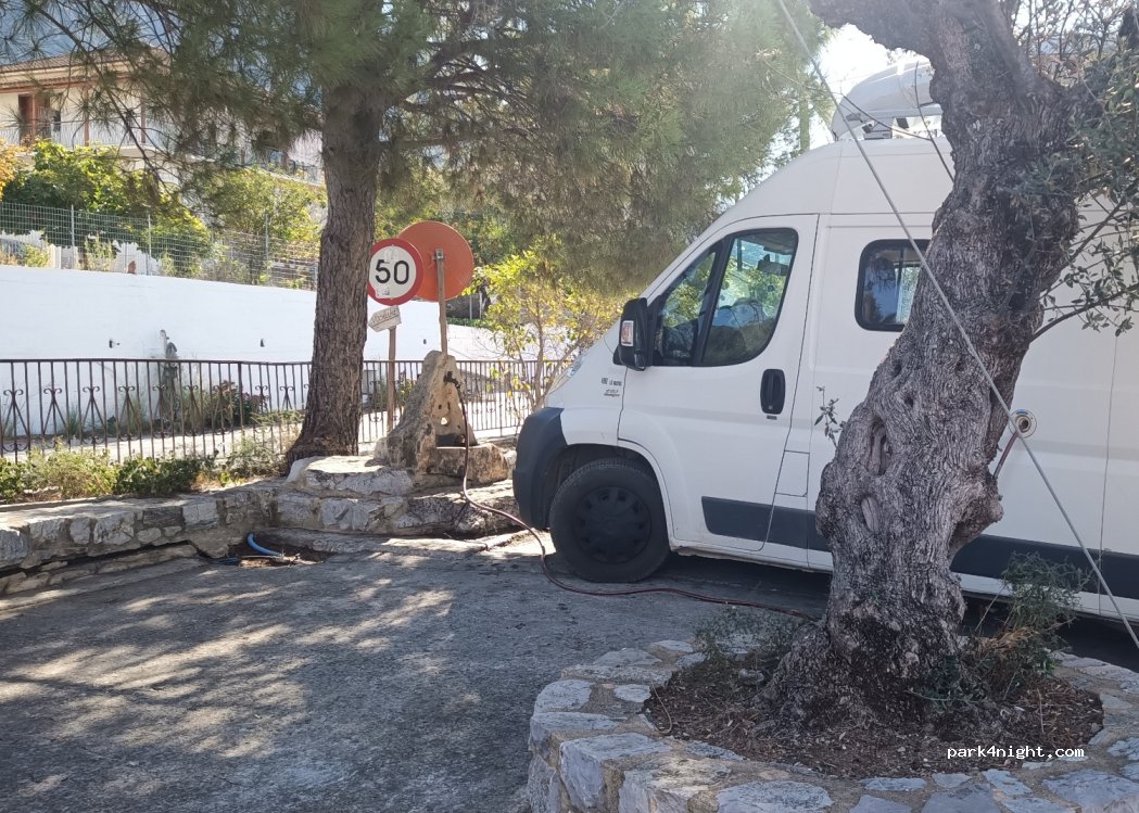 (241 00) Kalamata - 38 Eparchiaki Odos Kalamatas - Areopolis — foto