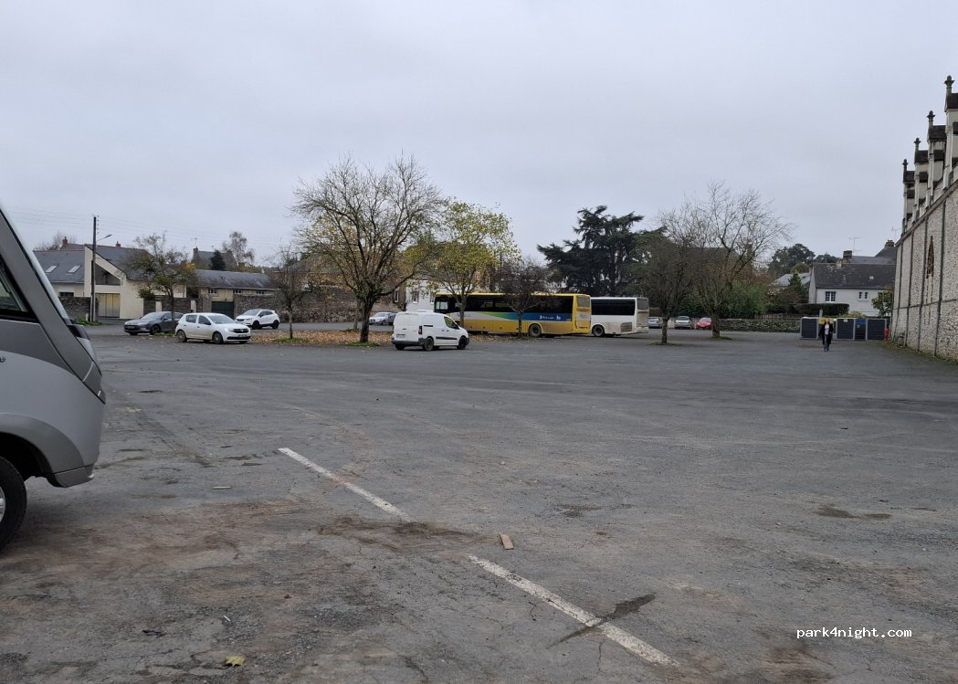 (49440) Candé - Pl. de l'Église — foto