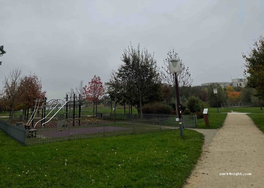 (77600) Bussy-Saint-Georges - 1 Allée Madame de Montespan — foto 3