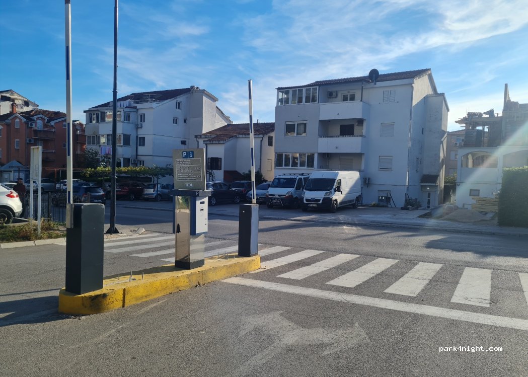 (85300) Budva - Fascism Victims Street — foto 2