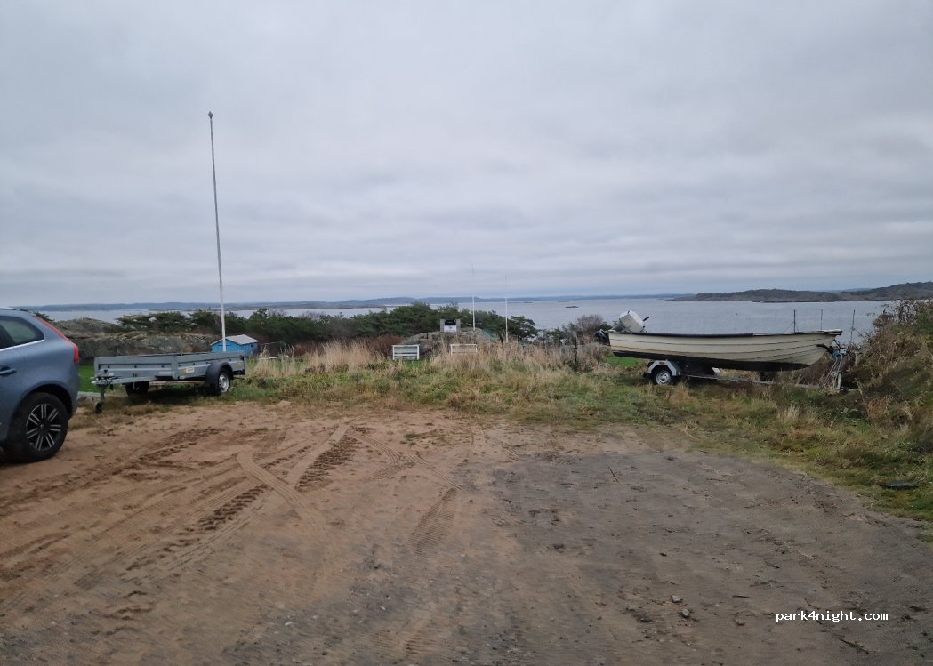 (475 51) Källö-knippla - 30 Tranbärsvägen — foto
