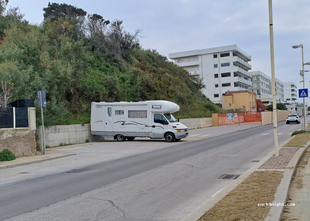 (86039) Termoli - 118 Strada Statale 16 — foto