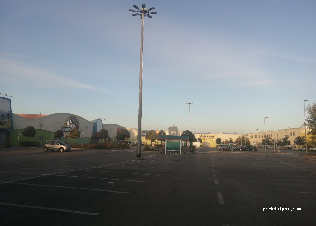(12100) Cuneo - 5 Via Margarita — foto