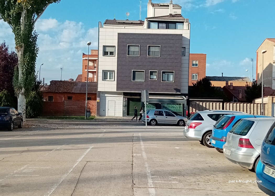 (34200) Venta de Baños - 6 Calle Gloria Fuertes — foto 2