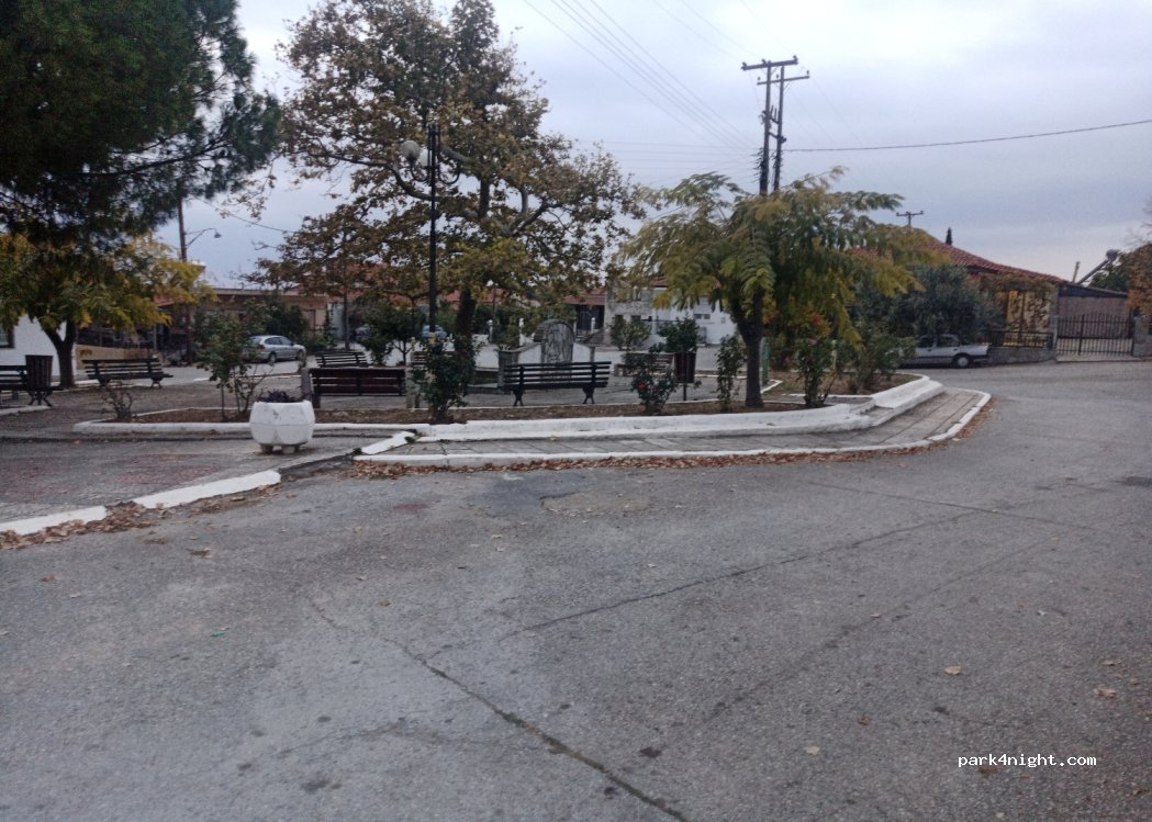 (630 80) Petralona - Unnamed Road — foto 3