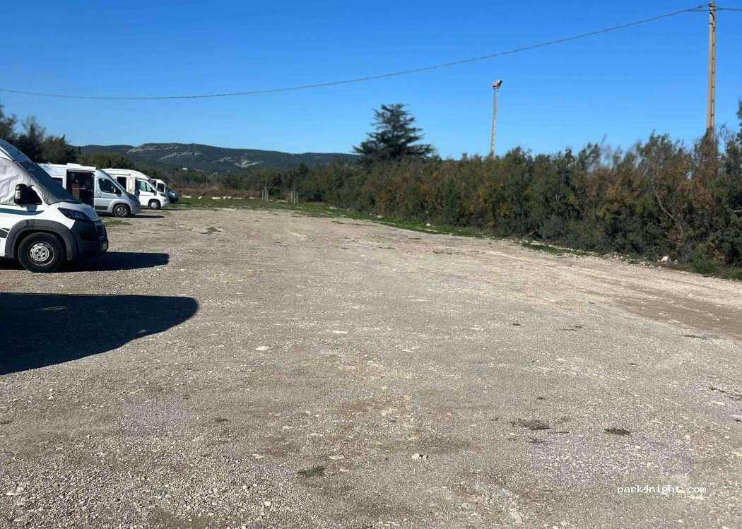 Aire de camping-car Peyriac-de-Mer — foto 2