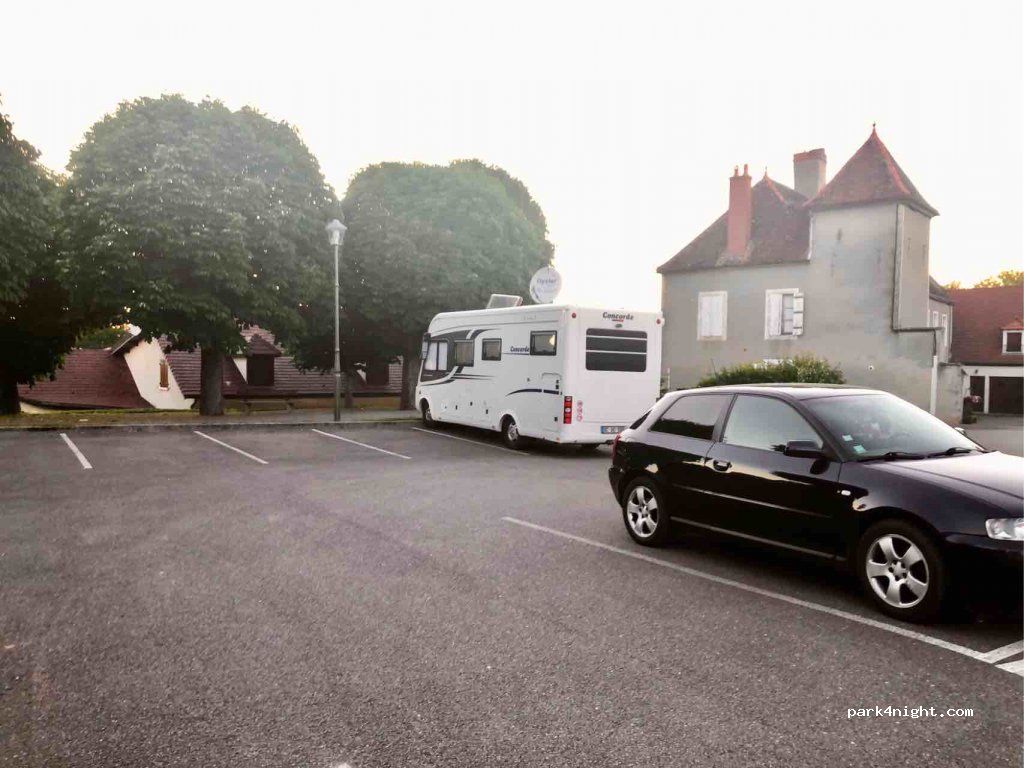 (21230) Arnay-le-Duc - 18-22 Rue des Ursulines — foto 2