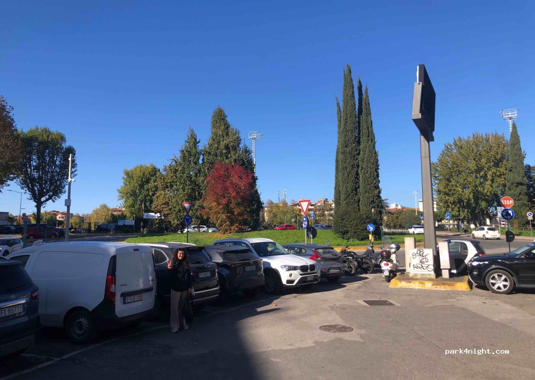 (50126) Firenze - 1 Via Poggio Bracciolini — foto