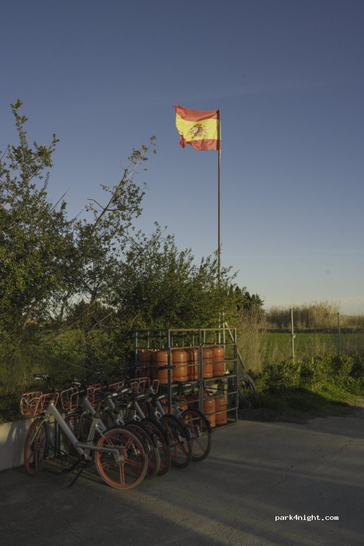 Camperparking Figueres Exstoso — foto 2
