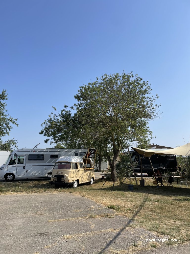 Camperparking Figueres Exstoso — foto 3