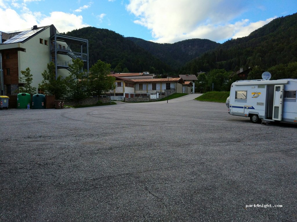 (33018) Tarvisio - 50 Via Vittorio Veneto — foto