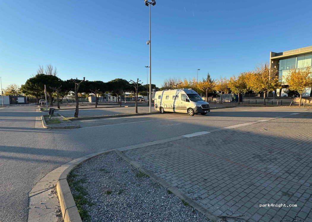 (08907) L'Hospitalet de Llobregat - 2 Avinguda Mare de Déu de Bellvitge — foto 3