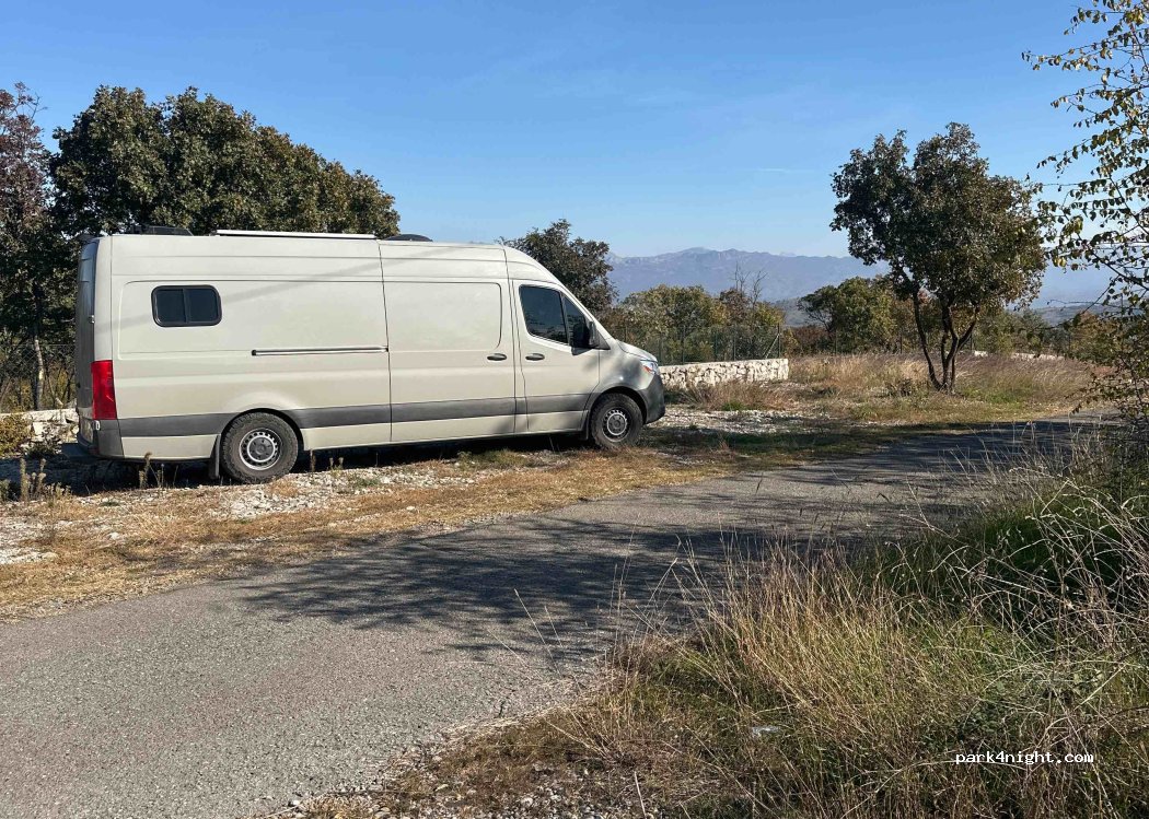 (81000) Podgorica - Unnamed Road — foto